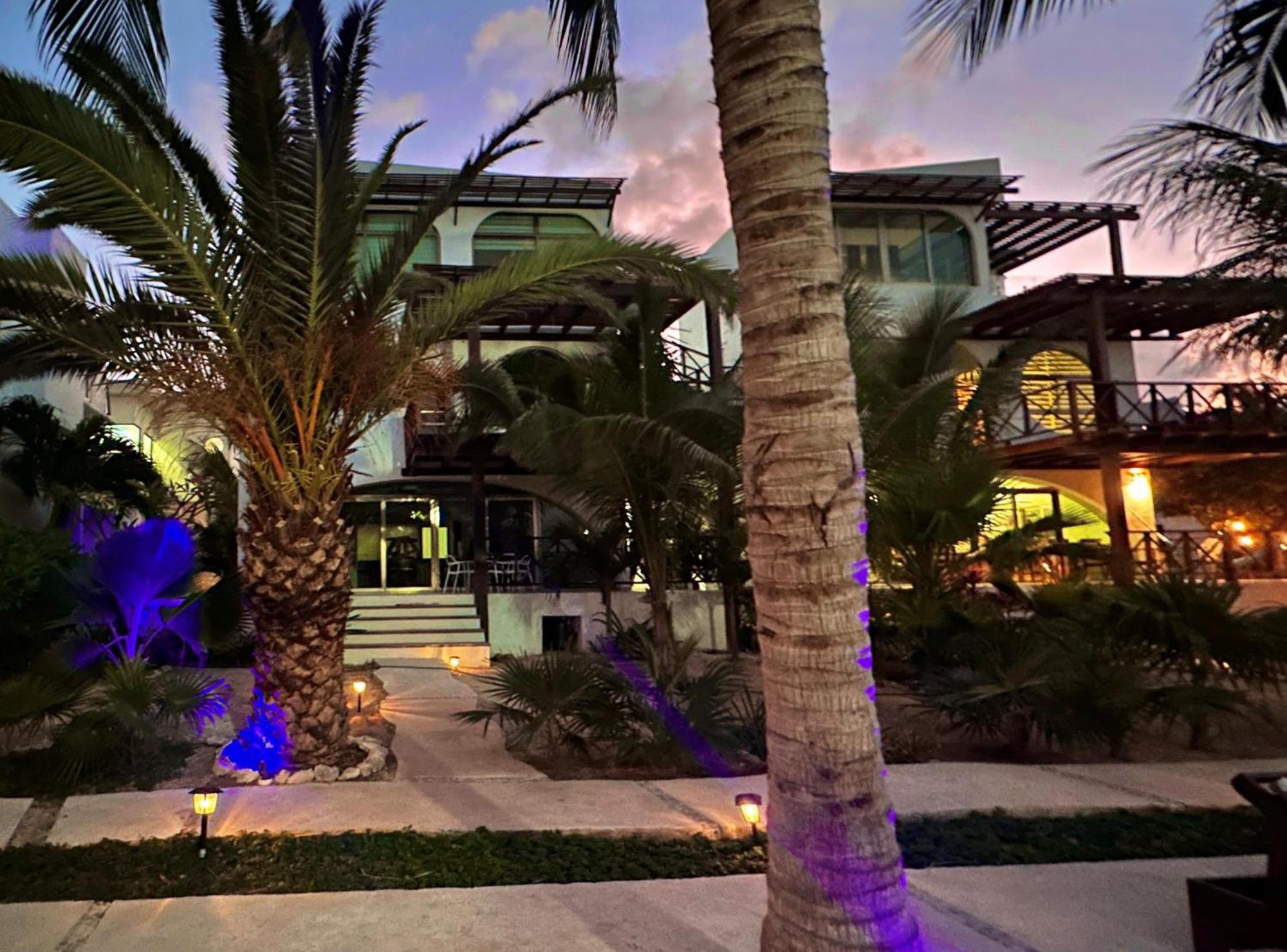 Villas Amanecer By Andiani Travel Isla Mujeres Exterior photo