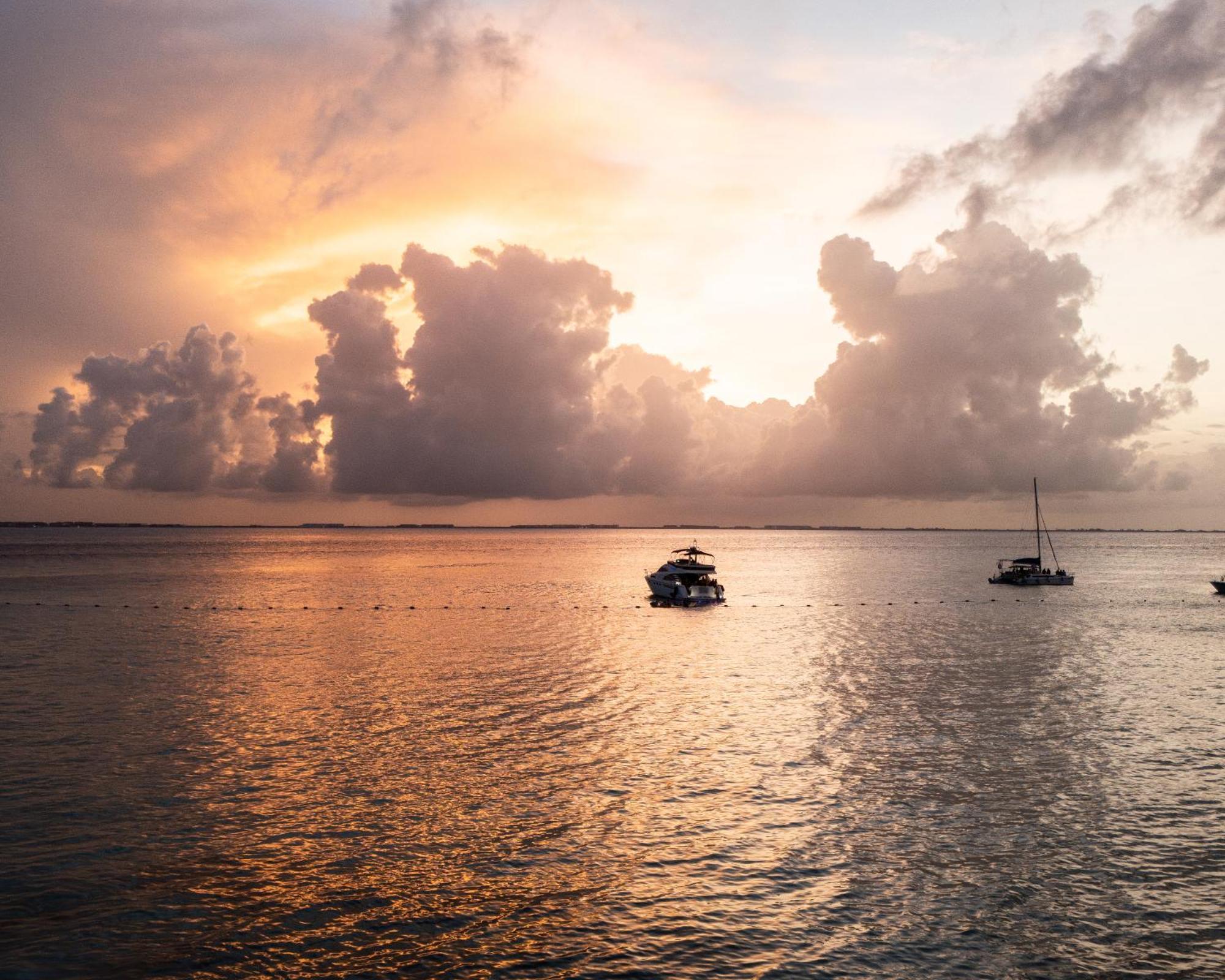 Villas Amanecer By Andiani Travel Isla Mujeres Exterior photo